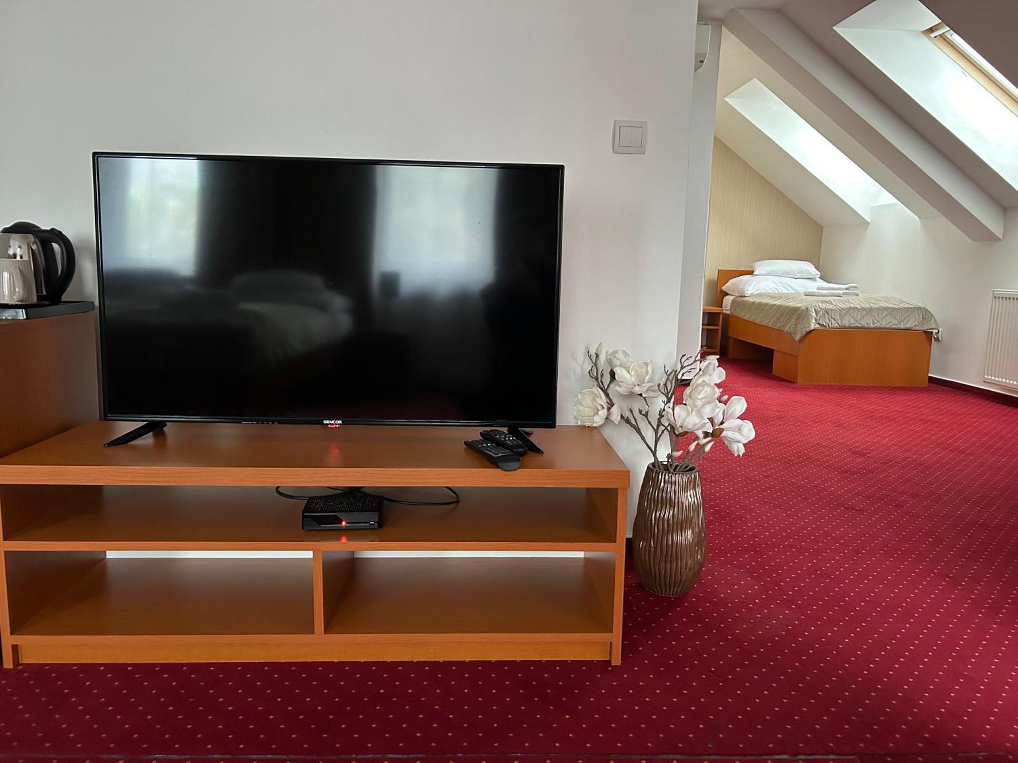 Topoľčany Hotel Evan U Hoffera מראה חיצוני תמונה
