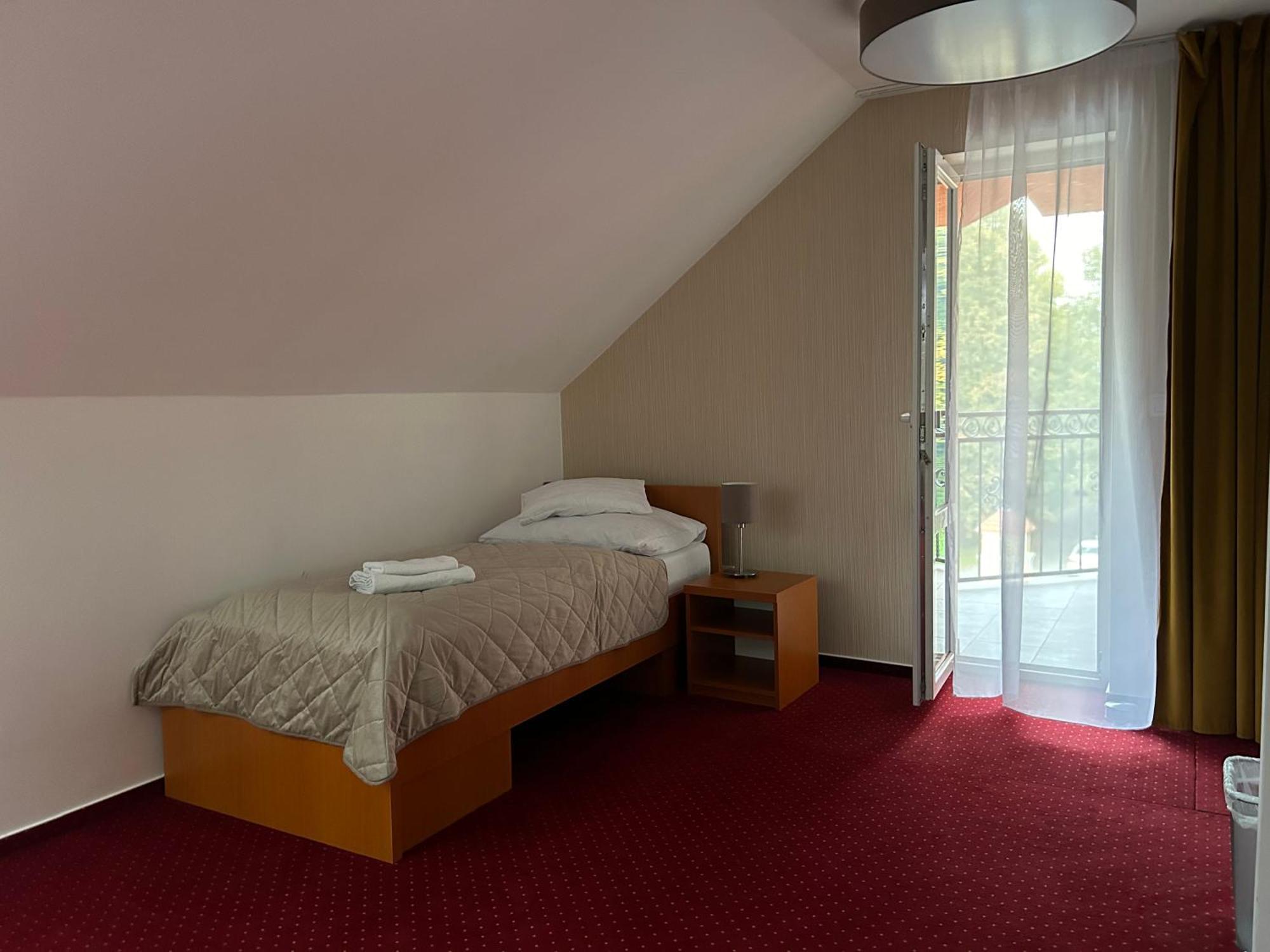 Topoľčany Hotel Evan U Hoffera מראה חיצוני תמונה