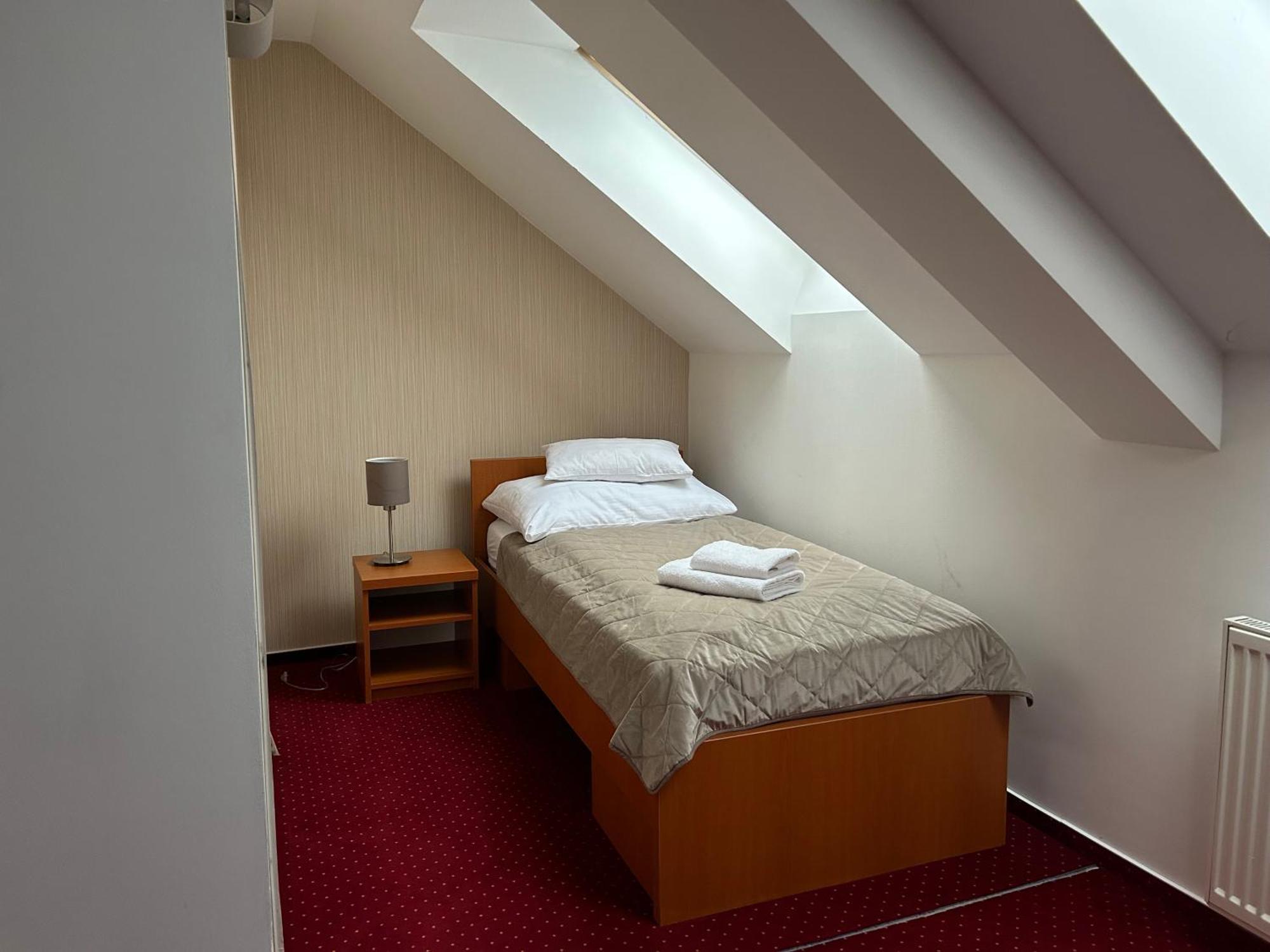 Topoľčany Hotel Evan U Hoffera מראה חיצוני תמונה