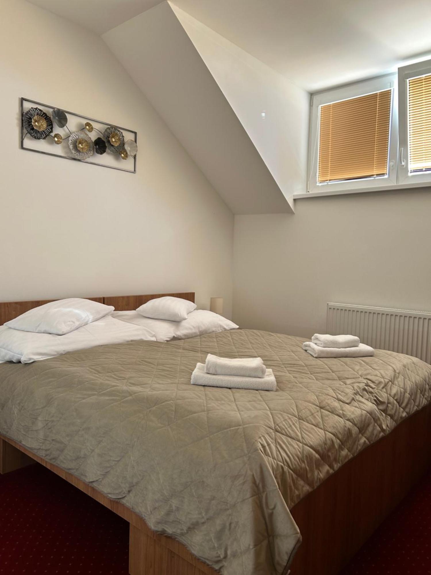 Topoľčany Hotel Evan U Hoffera מראה חיצוני תמונה