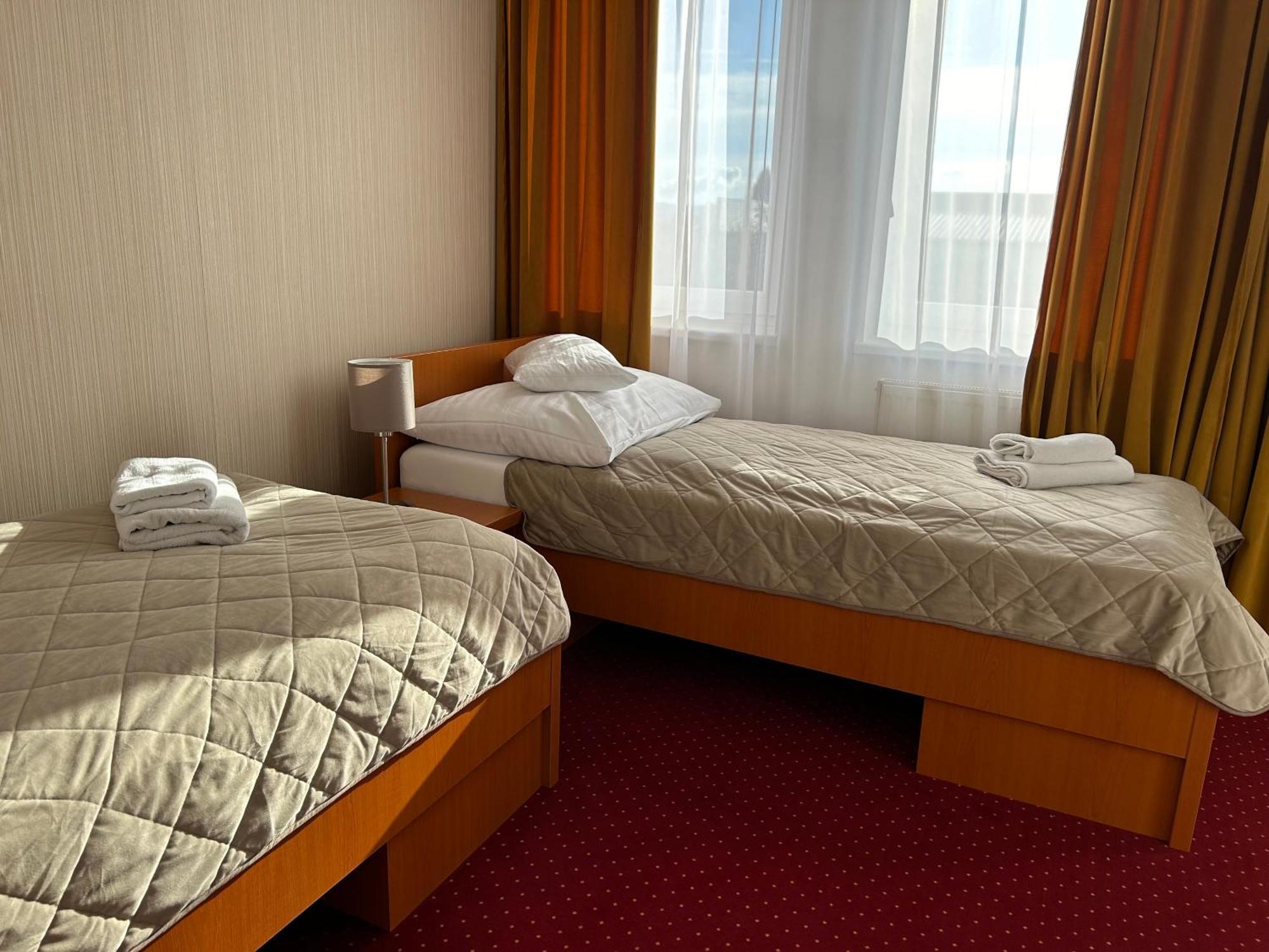 Topoľčany Hotel Evan U Hoffera מראה חיצוני תמונה