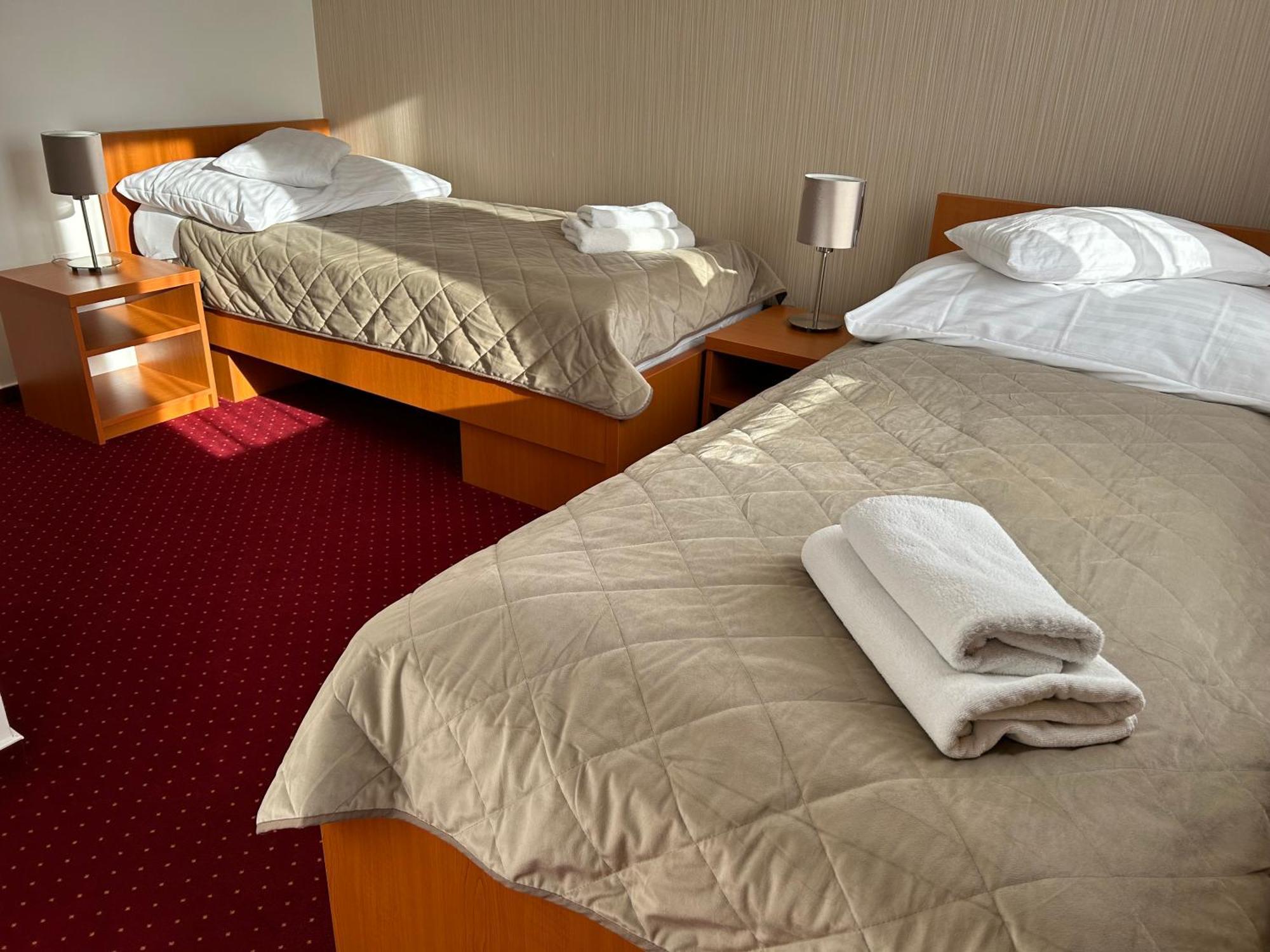 Topoľčany Hotel Evan U Hoffera מראה חיצוני תמונה