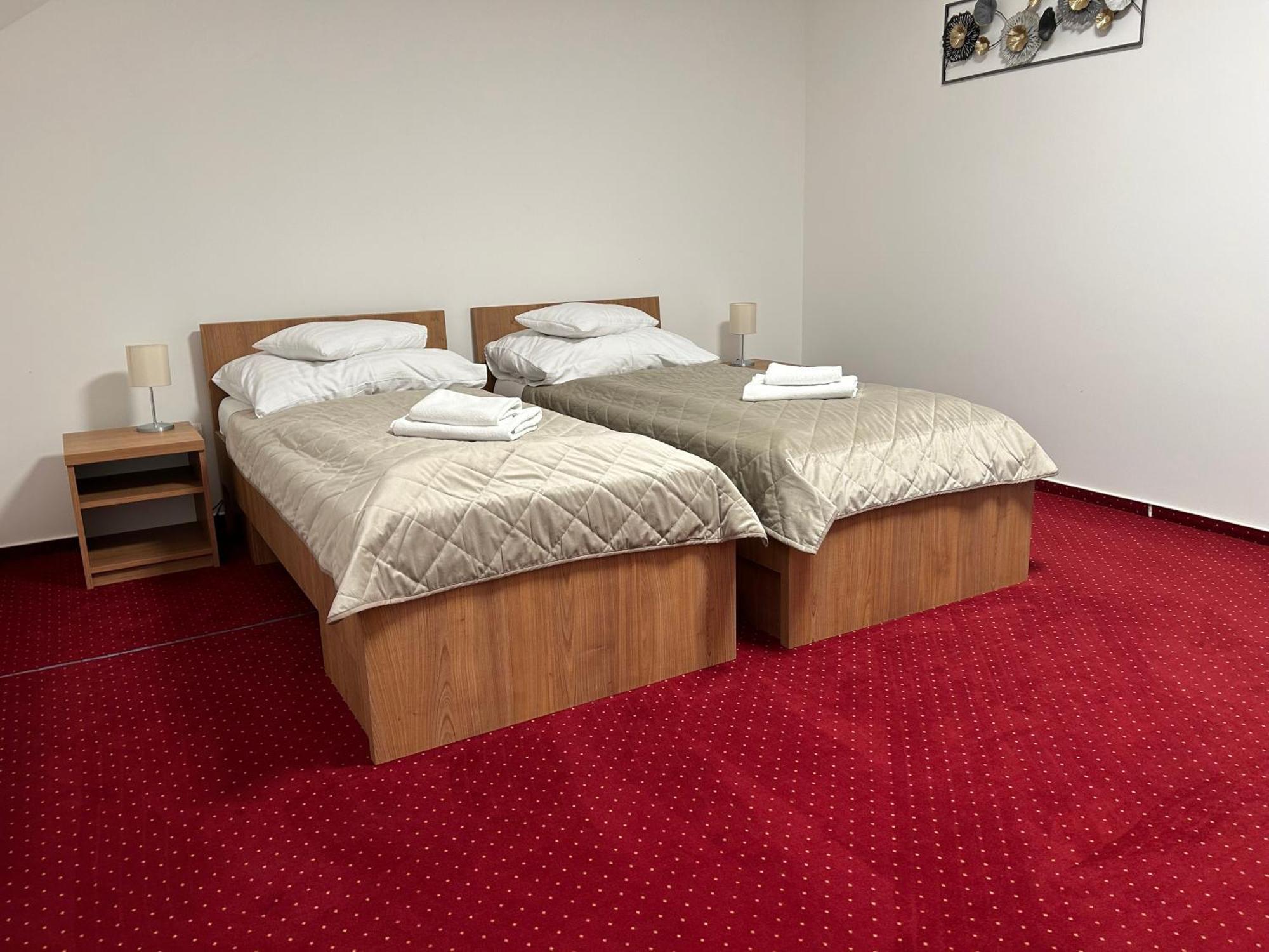 Topoľčany Hotel Evan U Hoffera מראה חיצוני תמונה