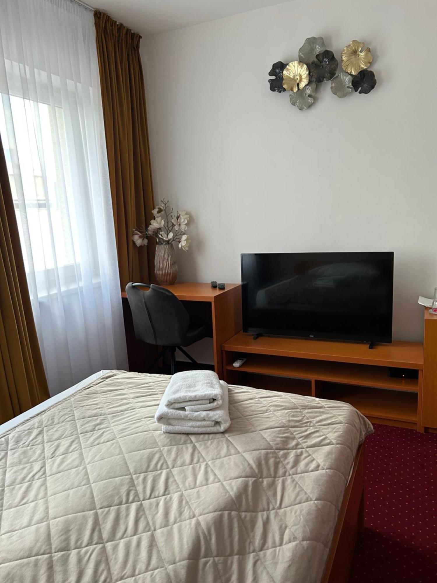 Topoľčany Hotel Evan U Hoffera מראה חיצוני תמונה