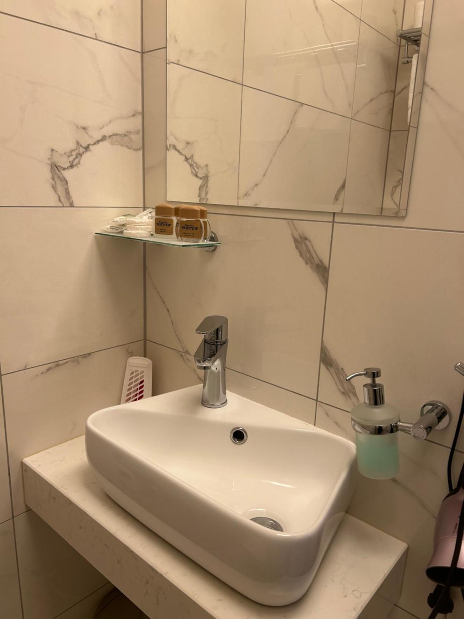 Topoľčany Hotel Evan U Hoffera מראה חיצוני תמונה