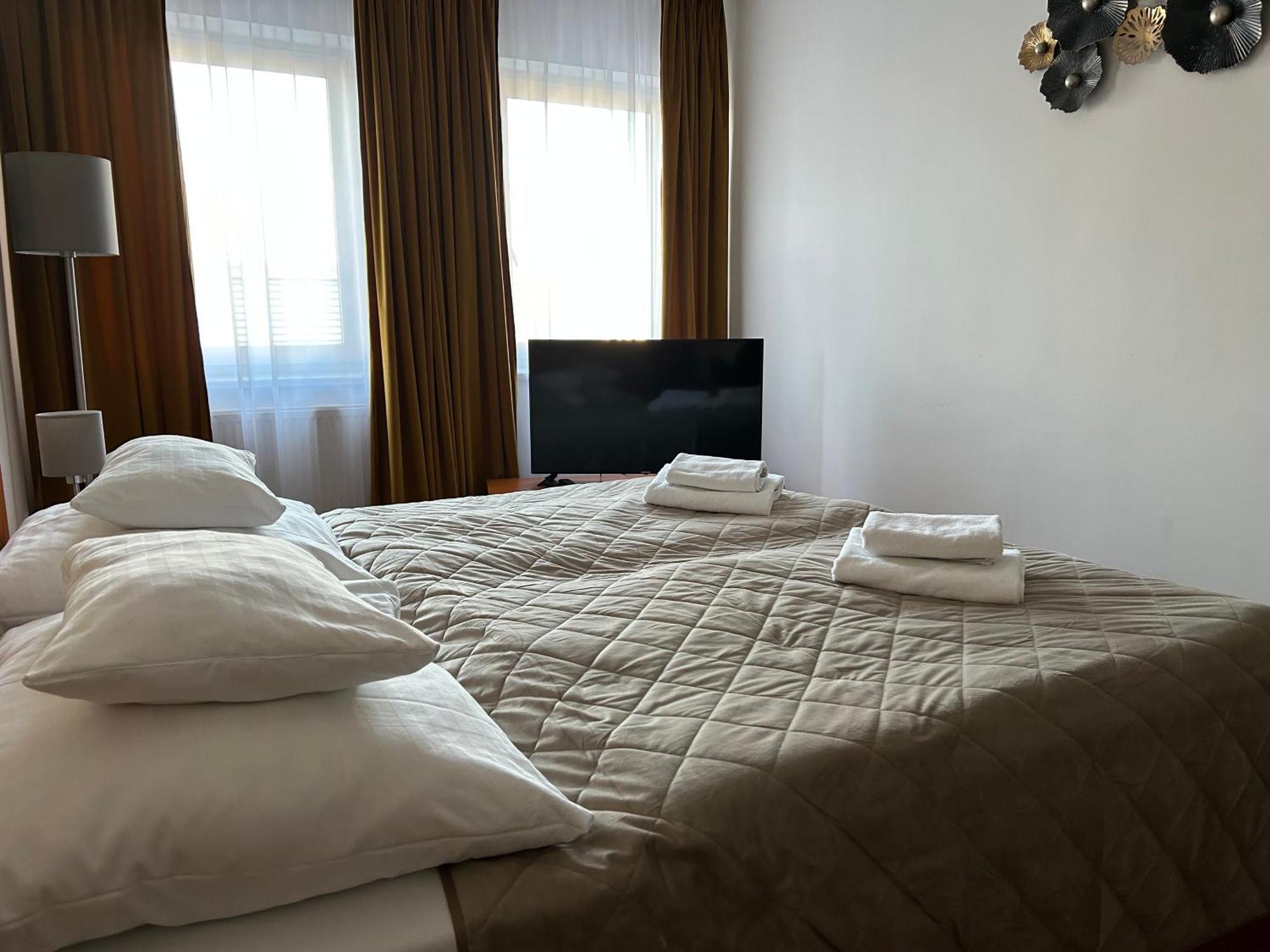 Topoľčany Hotel Evan U Hoffera מראה חיצוני תמונה