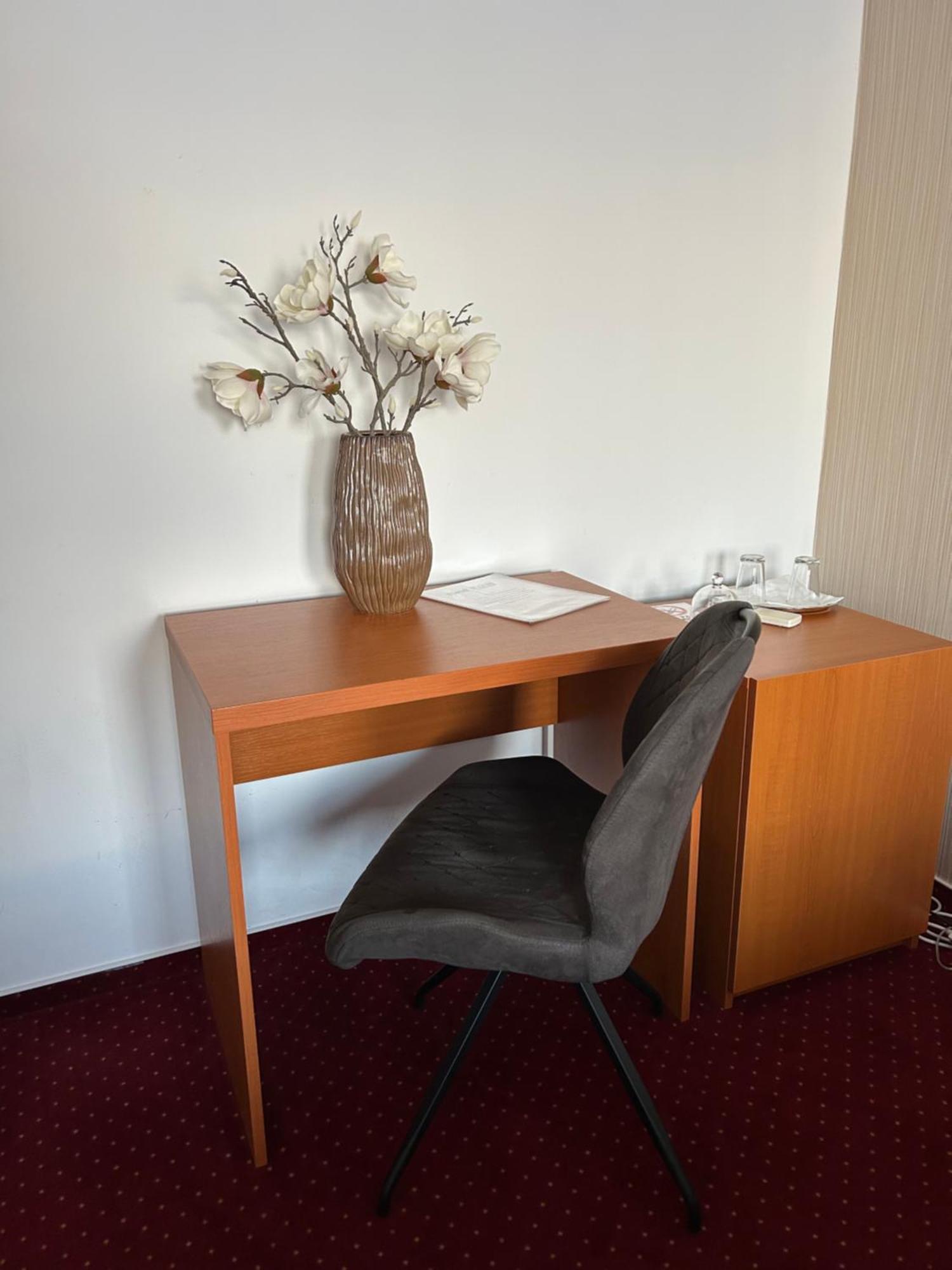 Topoľčany Hotel Evan U Hoffera מראה חיצוני תמונה