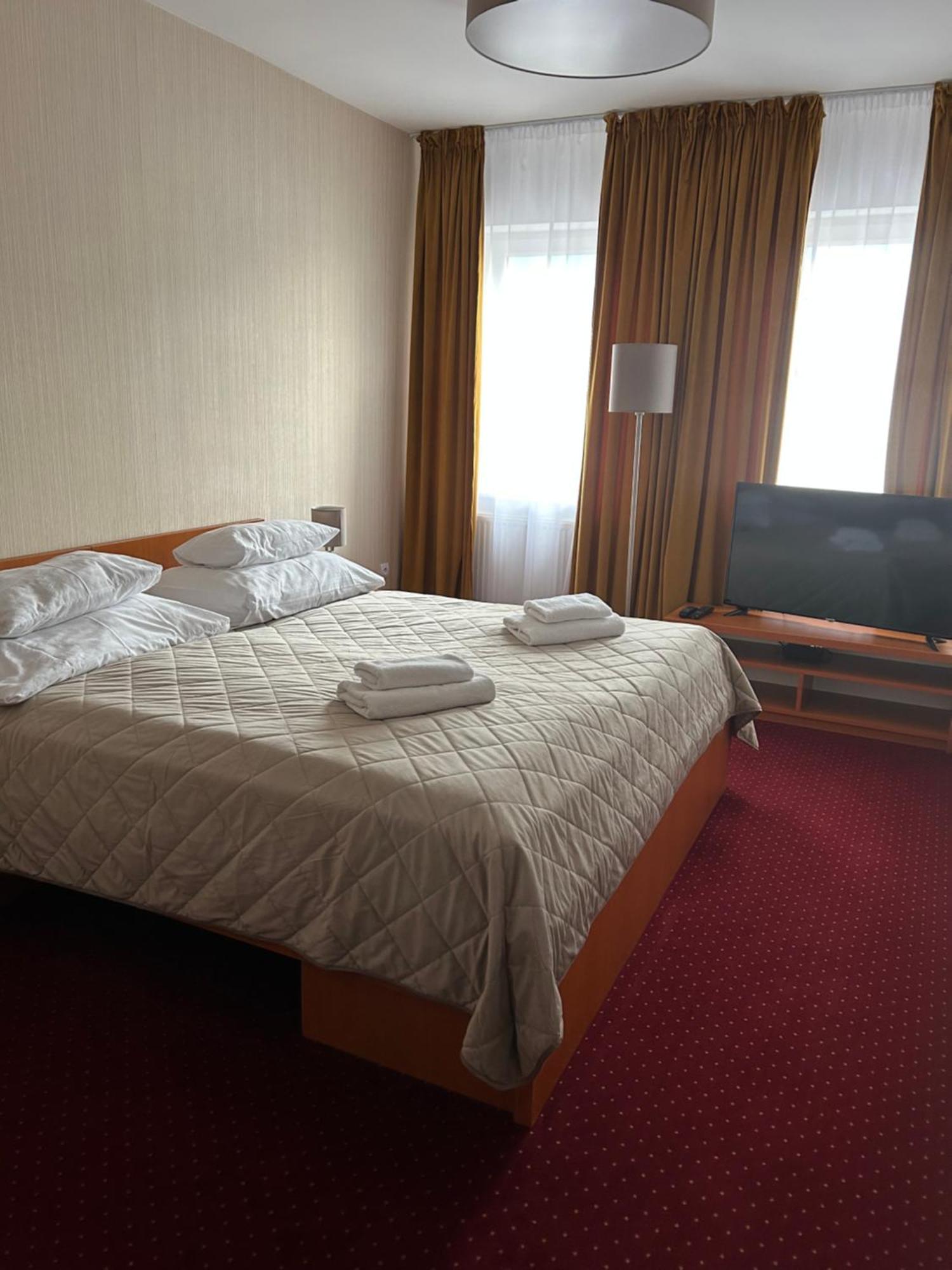 Topoľčany Hotel Evan U Hoffera מראה חיצוני תמונה