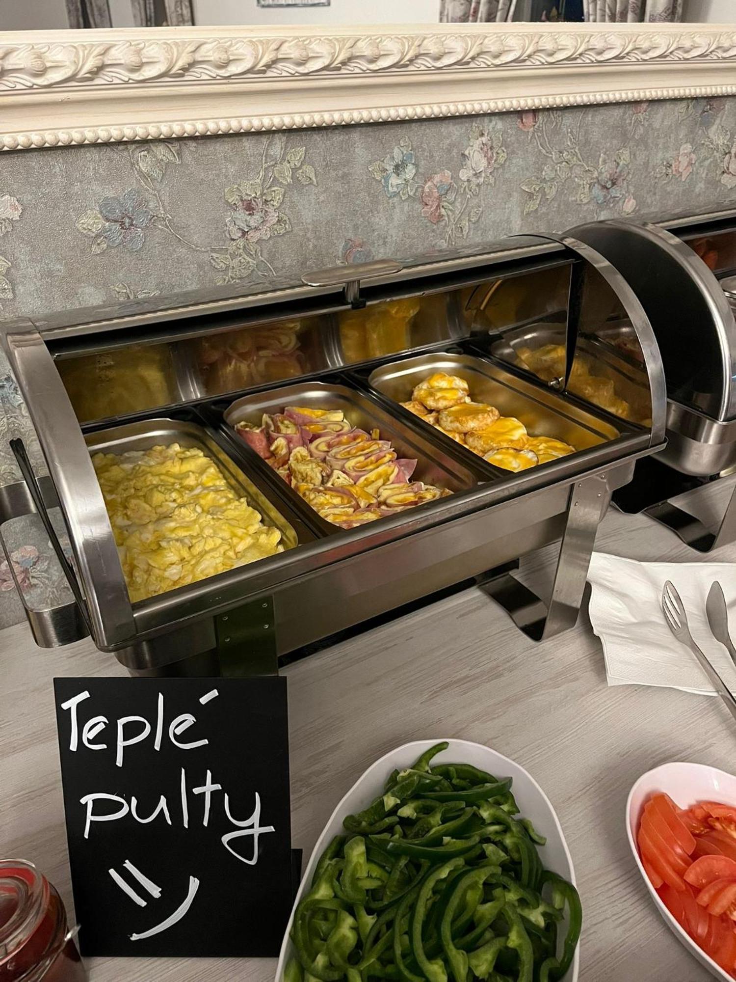 Topoľčany Hotel Evan U Hoffera מראה חיצוני תמונה