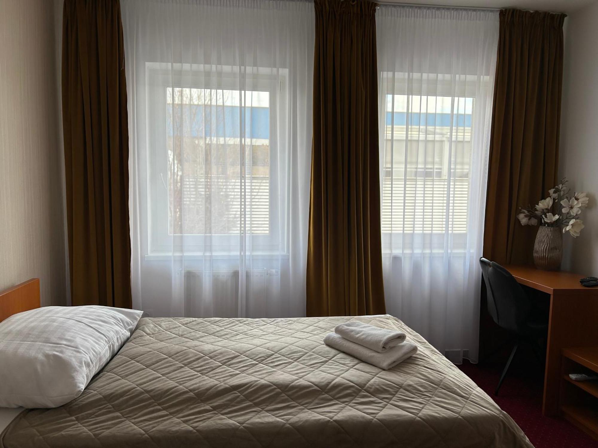 Topoľčany Hotel Evan U Hoffera מראה חיצוני תמונה